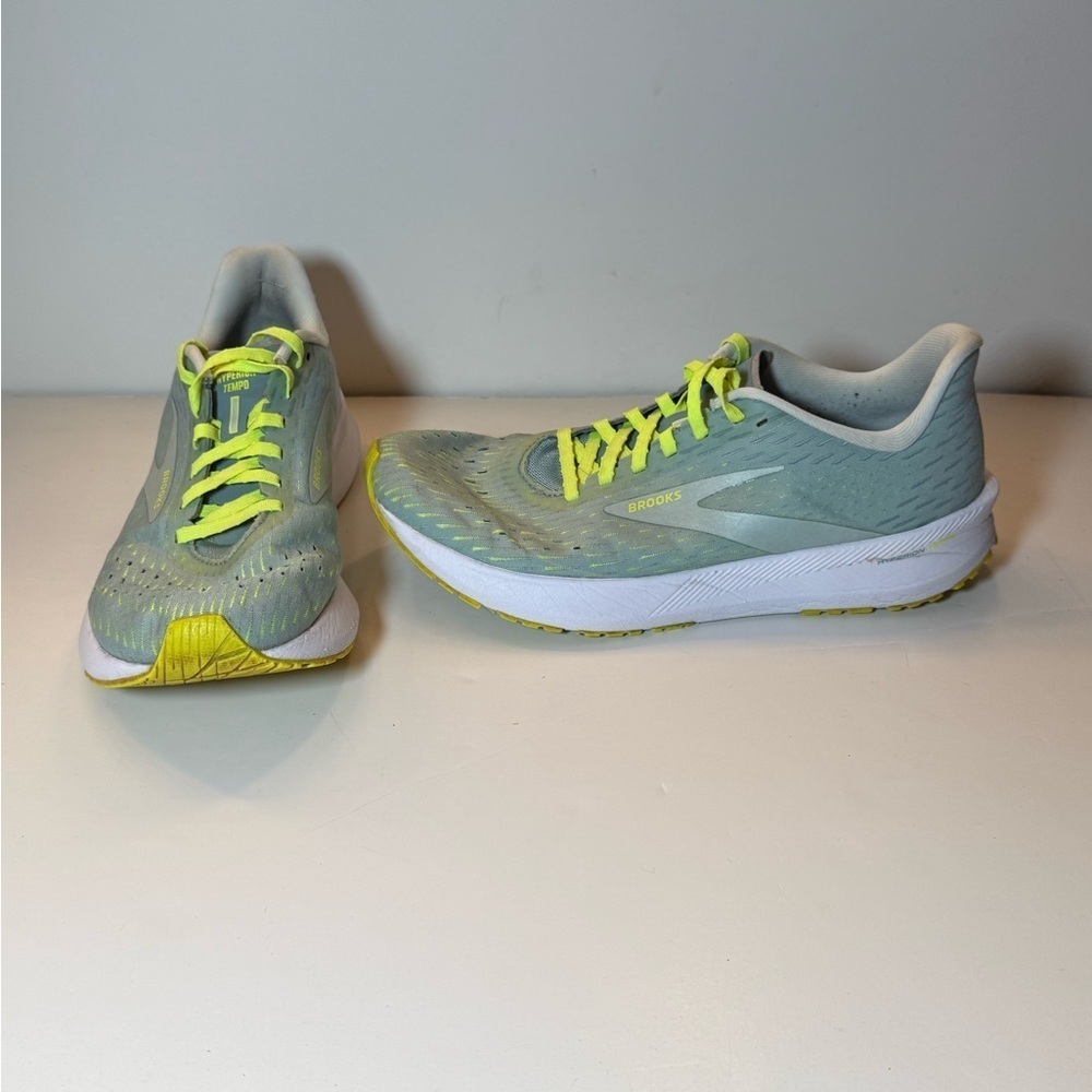 Brooks Hyperion Tempo running shoes size 10.5